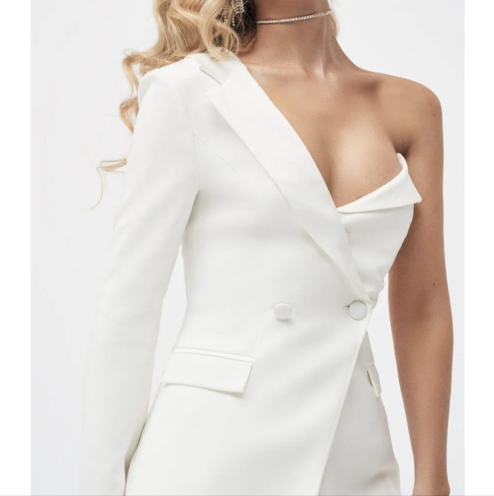Lavish Alice Elegant White One-Shoulder Dress
